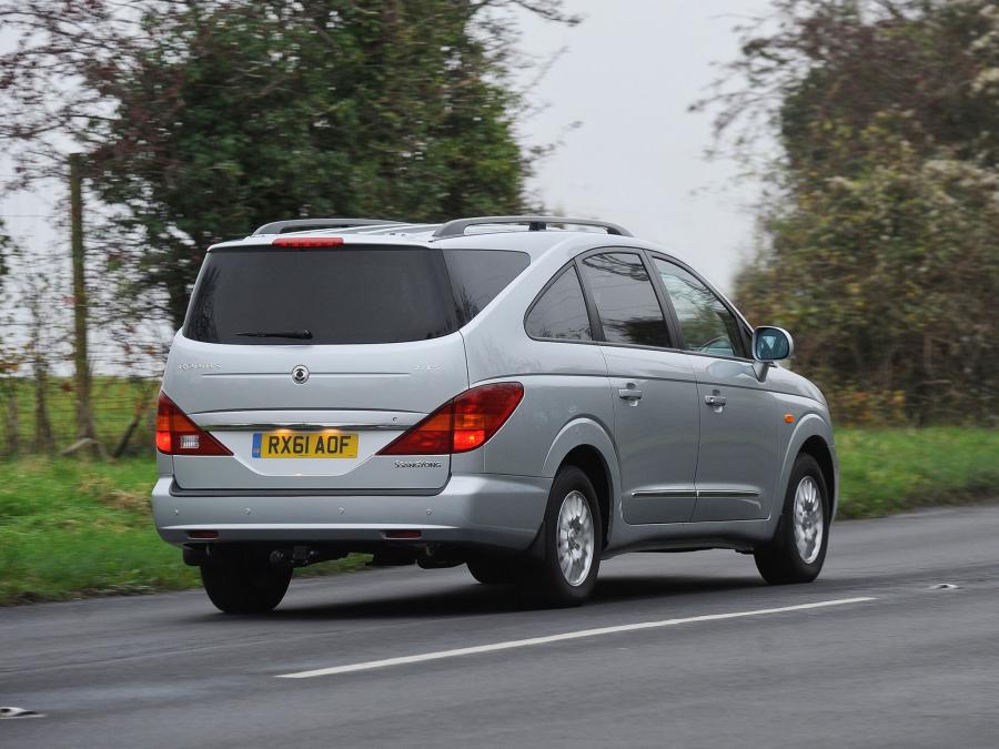  SsangYong Rodius 2007 года  (UK) (фото 2 из 10)